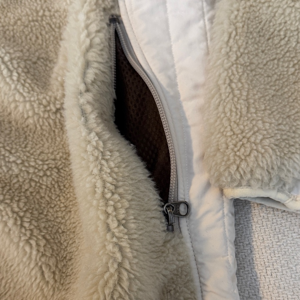 Patagonia Synchilla Cream Fleece - Picture 7 of 10